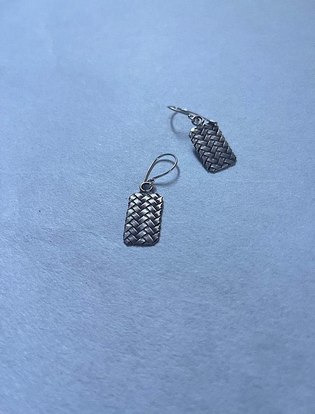 カレンシルバーピアスざる1