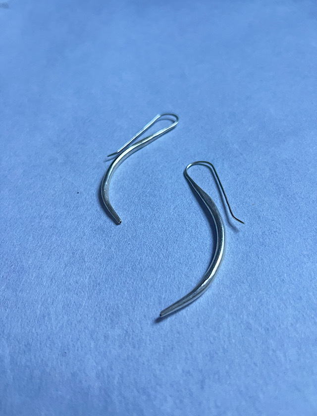 カレンシルバーピアスロング