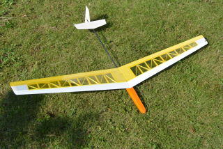 ムサシノ ホリディアルファ（トラスト構造翼／国内産カーボンパイプ）バルサキット 00029