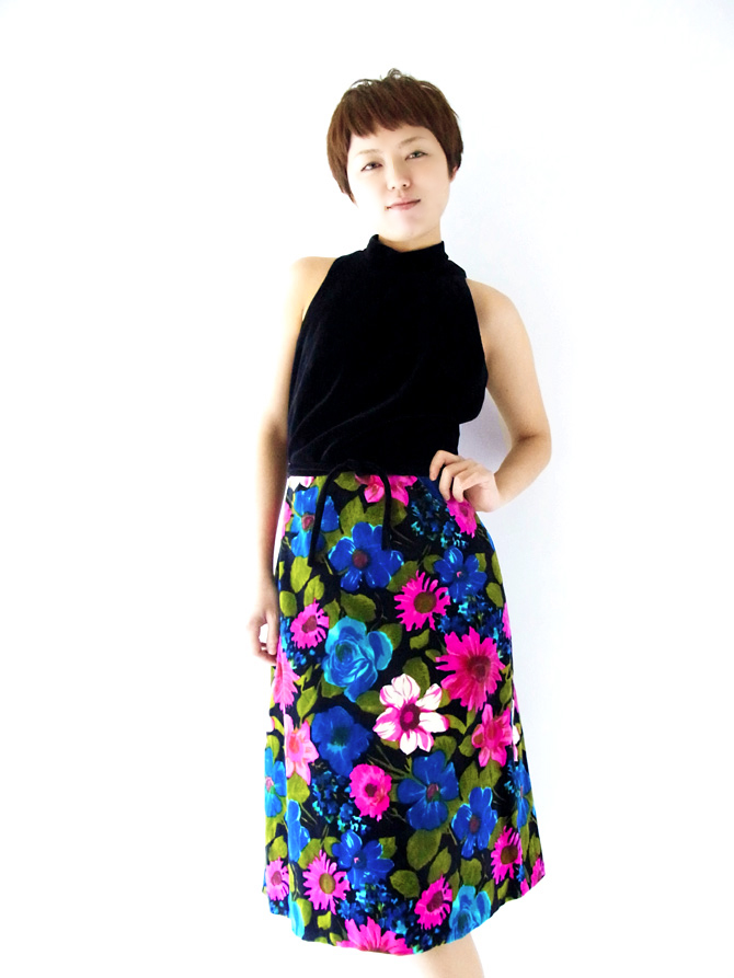 【送料無料】ロンドン買い付け ブラック X カラフル花がらスカート　ベロア ワンピース : 古着 12BS411【ヨーロッパ古着】