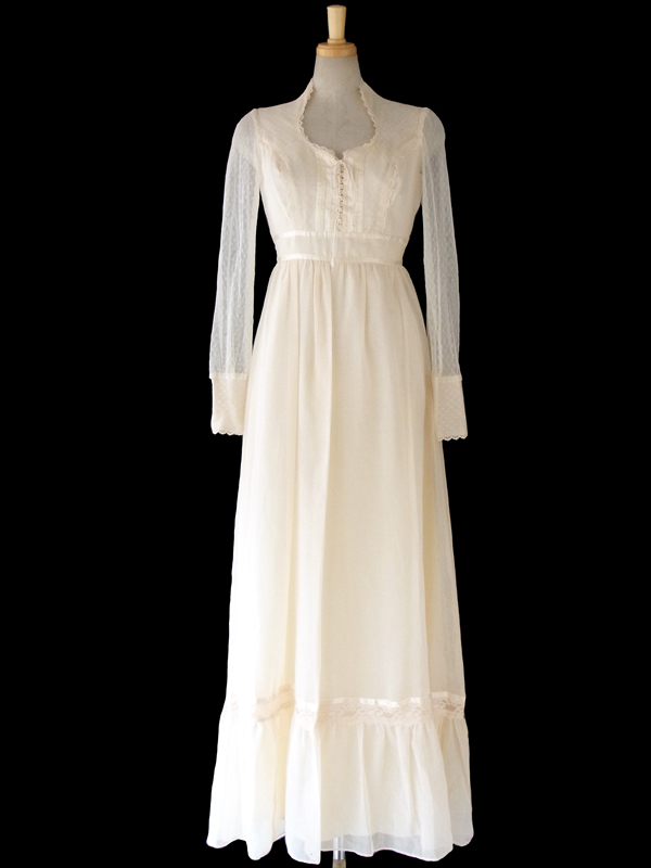 【送料無料】70年代アメリカ製 アイボリーX レース装飾 組紐 ふんわりシルエットのクラシカルなマキシドレス 15SP011【フェミニン】