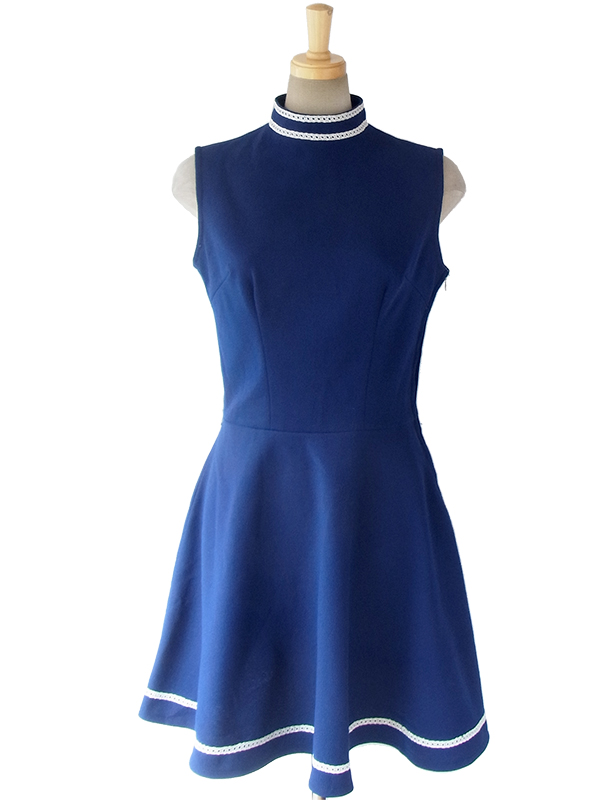 ヨーロッパ古着 ロンドン買い付け 60年代製 ロイヤルブルー X ホワイト・シルバーラメのテープ飾り ワンピース 16OM404