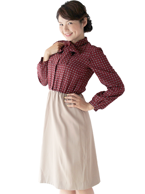 ロンドン買い付け 70年代製 バーガンディー・ペイズリー柄 X ベージュ スカート ボウタイ レトロ ワンピース 16OM904