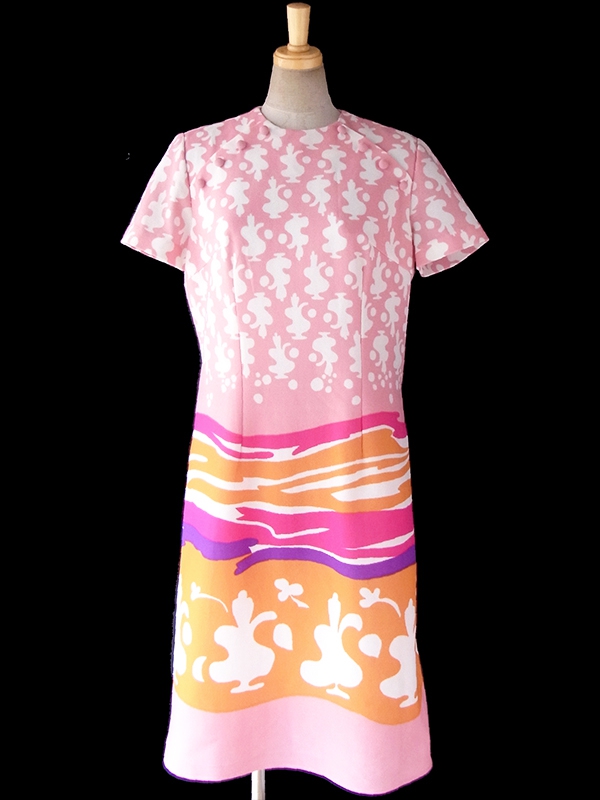 ヨーロッパ古着 ロンドン買い付け 70年代製 スモーキーピンク X 香炉モチーフプリント 飾りボタン レトロ ワンピース 17OM408