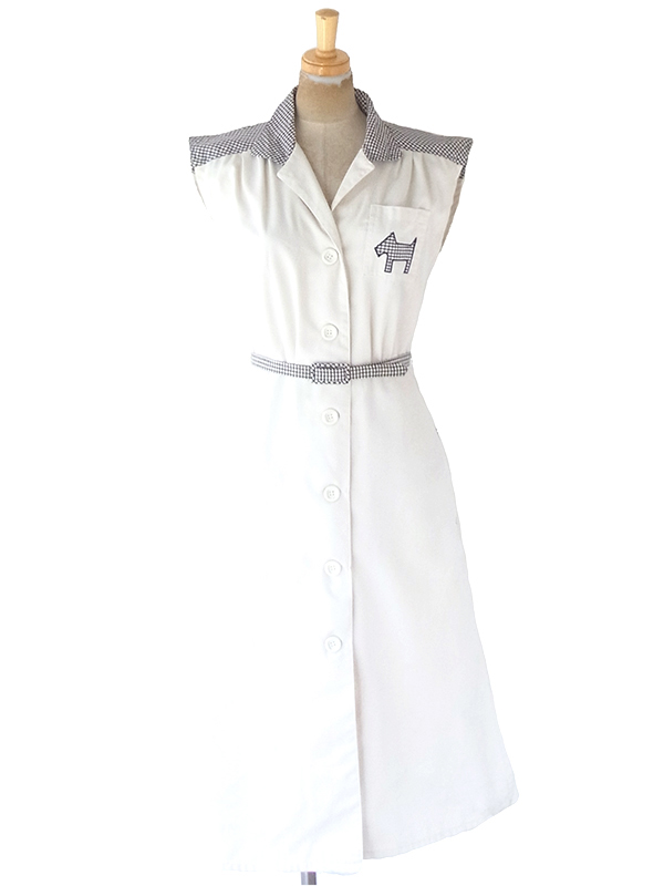 ヨーロッパ古着 フランス買い付け 60年代製 ホワイト X ブラック チェック柄 犬のアップリケ・共布ベルト付き ワンピース