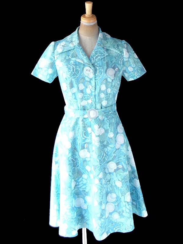 ヨーロッパ古着 フランス買付け 70年代製 水色 X 花柄 共布ベルト付き ヴィンテージ ワンピース 21OM908