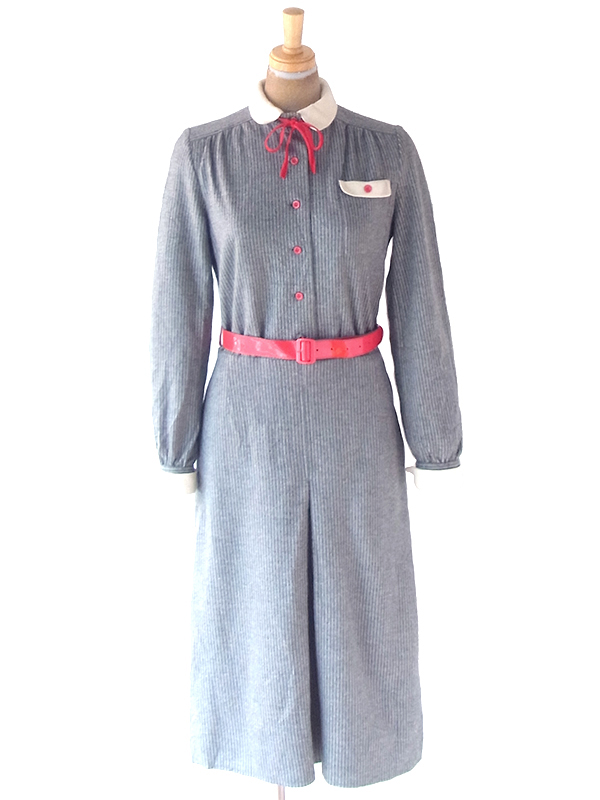 ヨーロッパ古着 60年代製 ライトグレイ ピンストライプ X 襟後ろ固定 レッドリボン ベルト付き ワンピース 21OM900