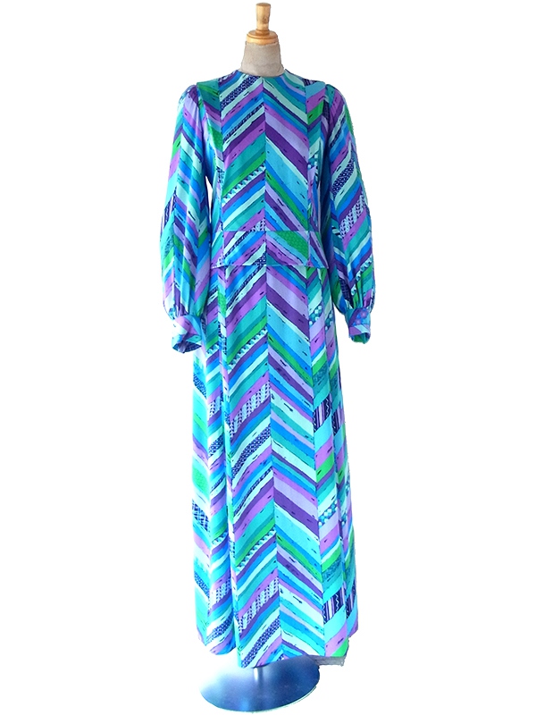 70年代製 ターコイズブルー X カラフルパターン トップス・スカート セットアップ 24WB055