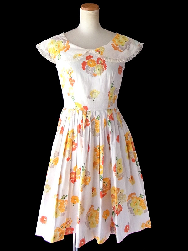 ヨーロッパ古着 フランス買い付け 60年代製 アイボリー X レーステープ 花柄 プリーツ ヴィンテージ ワンピース 25FC103