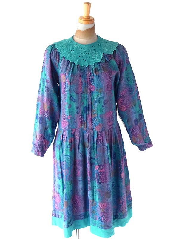 ヨーロッパ古着 フランス買い付け 60年代製 ターコイズブルー X パープル 花柄 レース襟 ヴィンテージ ワンピース 25FC111