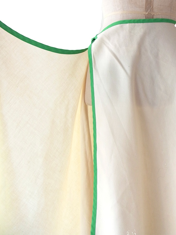 ヨーロッパ古着 ロンドン買付け 70年代製 クリーム色 X グリーン ライニング 花柄アップリケ ヴィンテージ 巻きスカート 09UK2009