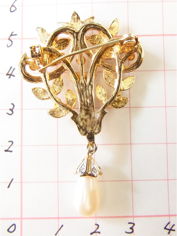 ヨーロッパ古着　アクセサリー　ロンドン買い付け　アンティークブローチ