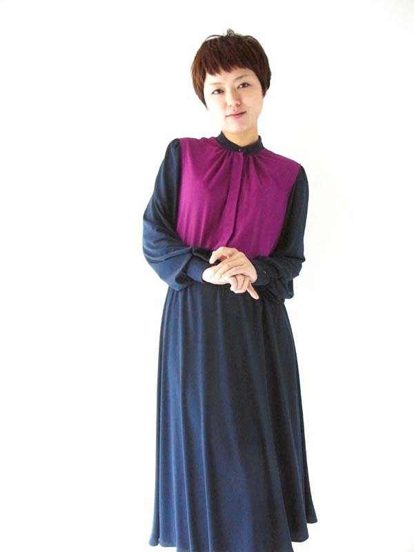 ワンピース　ヨーロッパ古着　柔らかなドレープ、美しいパープルの切り返しが上品なロンドン買い付けワンピ