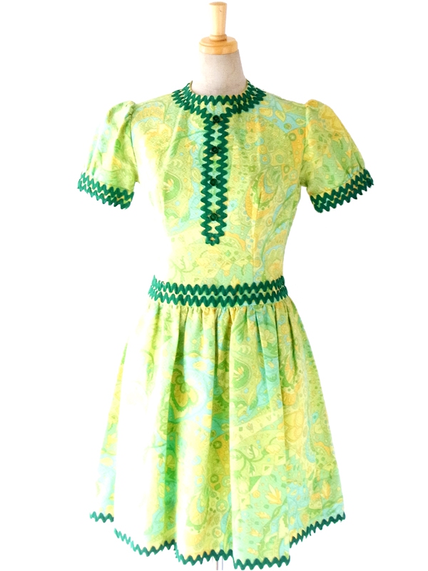 ヨーロッパ古着 フランス買い付け ６０年代製 グリーン　レトロ花柄　山みちテープ ヴィンテージ ワンピース 12FC1