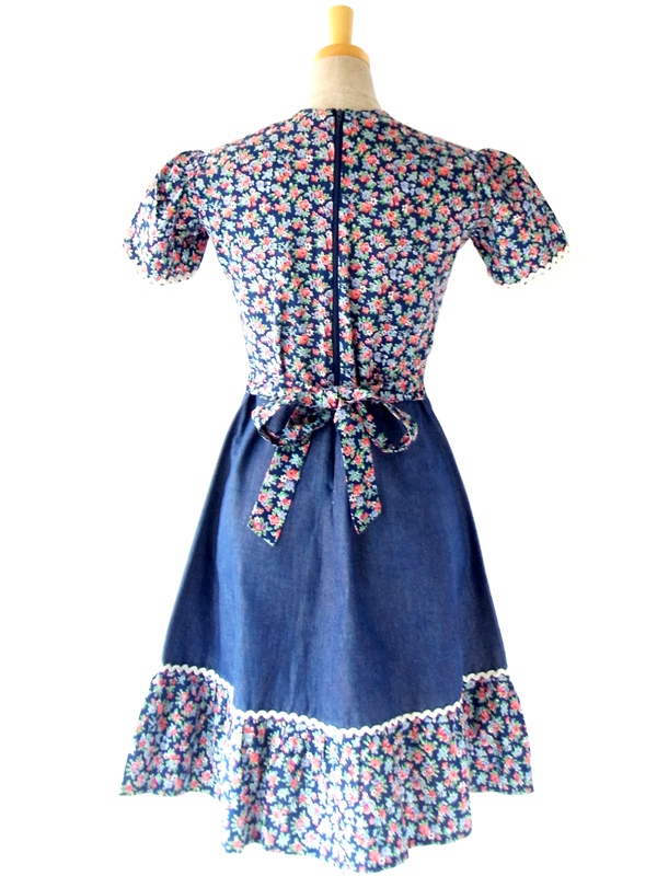ヨーロッパ古着　フランス買い付け ６０年代製 大人可愛い 花柄 レトロガーリー デニム ワンピース : 13FC207