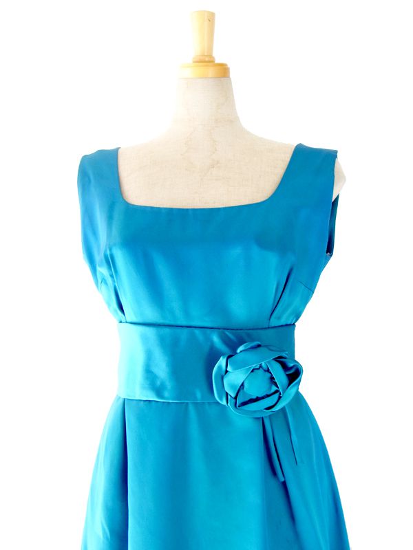 ヨーロッパ古着　フランス買い付け　ターコイズブルー X 薔薇コサージュ　ヴィンテージ　ドレス　13FC511
