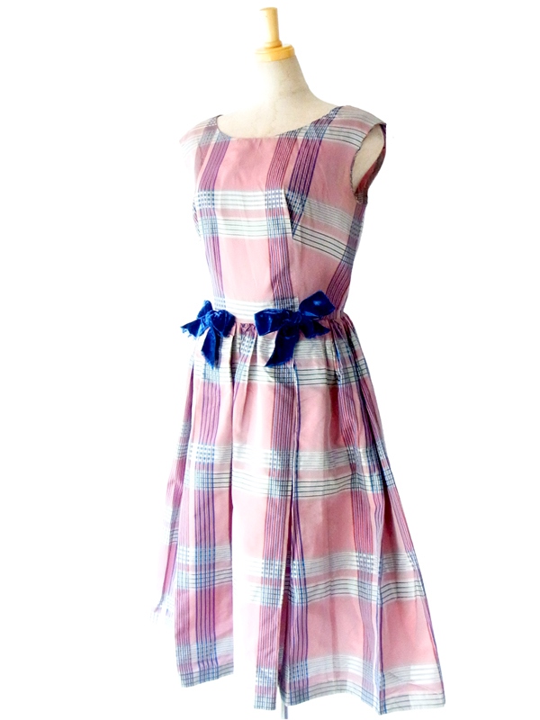 ヨーロッパ古着　フランス買い付け ６０年代製 ピンク× シルバー オーバーチェック Aライン ワンピース : 13FC711