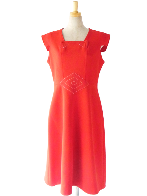 ヨーロッパ古着 フランス買い付け ６０年代製 ビビッドなレッドのレトロデザイン ヴィンテージ ワンピース 13FC822
