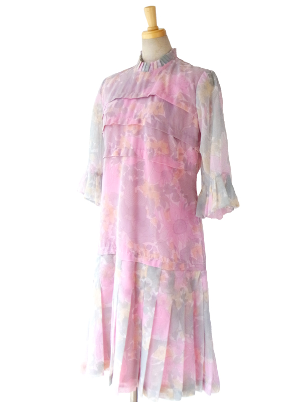  ヨーロッパ古着 フランス買い付け ６０年代製 ピンク X 花柄プリント たっぷりプリーツ シフォン ワンピース 14FC420 