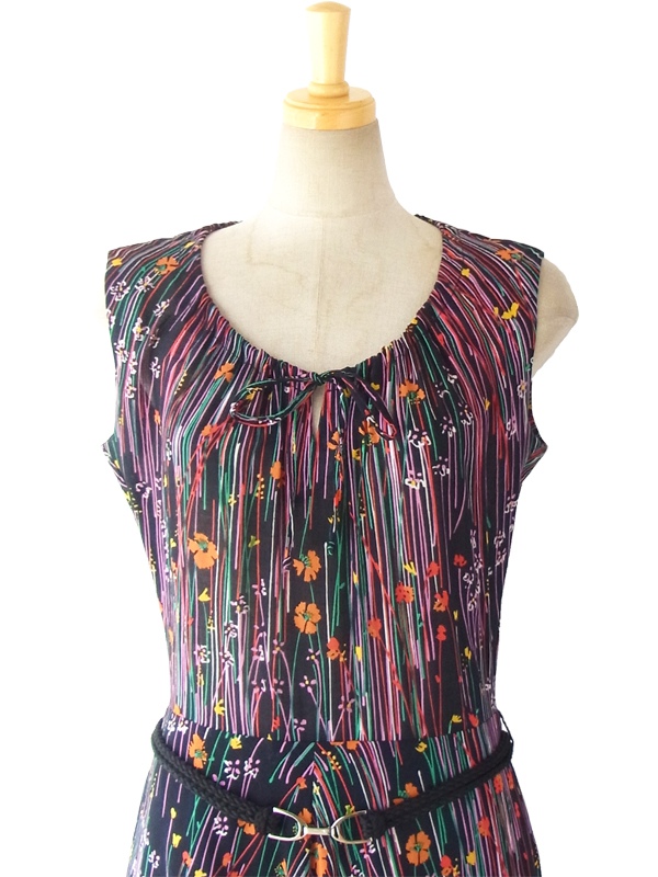 ヨーロッパ古着 ロンドン買い付け 60年代製 シックなブラック X カラフル花柄 ベルト付き　ヴィンテージ ワンピース 15BS116