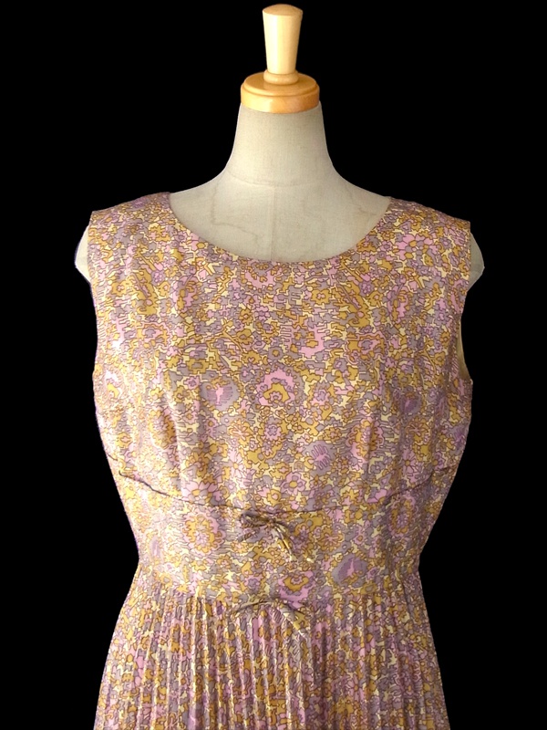 ヨーロッパ古着 ロンドン買い付け 60年代製 イエロー・グレージュ・ピンク 花柄幾何学風プリント ワンピース 15BS229