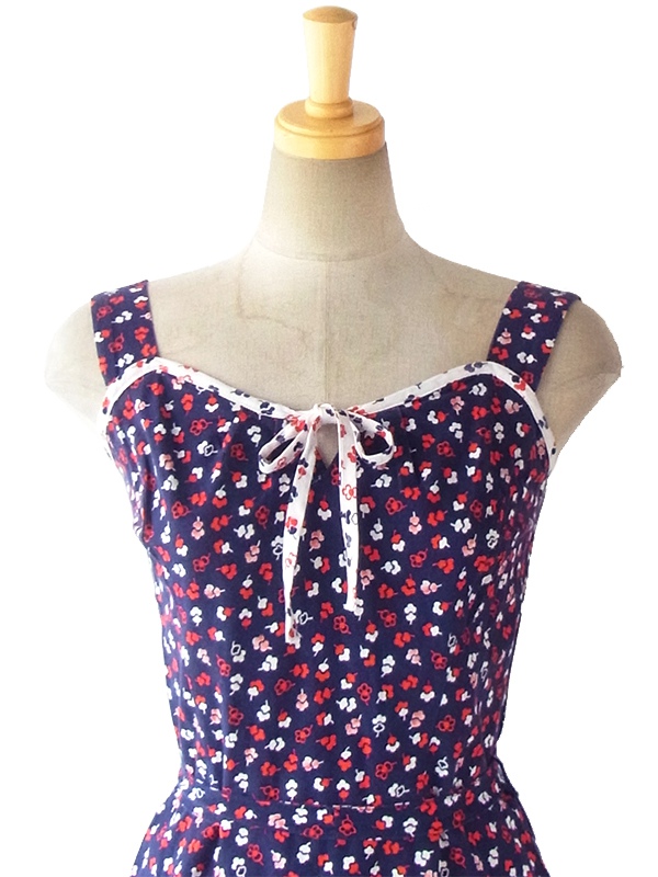 ヨーロッパ古着 ロンドン買い付け 60年代製 ブルー X レッド・ホワイト 小花柄 リボン付き ストラップ ワンピース 16BS019