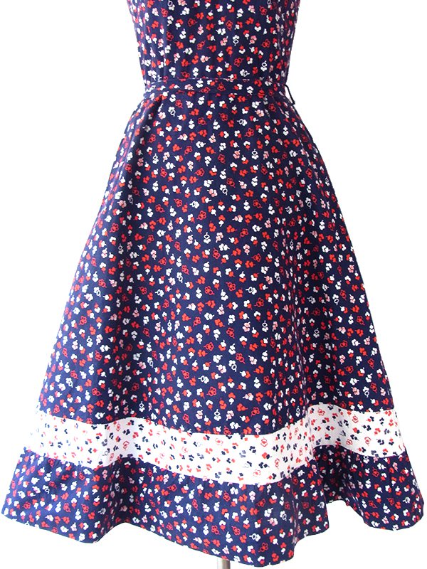 ヨーロッパ古着 ロンドン買い付け 60年代製 ブルー X レッド・ホワイト 小花柄 リボン付き ストラップ ワンピース 16BS019