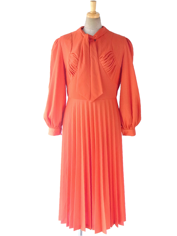 ヨーロッパ古着 ロンドン買い付け 70年代製 オレンジ X ボウタイ アンブレラプリーツ ワンピース 16BS312