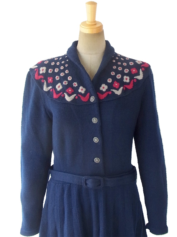 ヨーロッパ古着 ロンドン買い付け 60年代製 ブルー X レッド・ホワイト 花柄刺繍 ウールニット ワンピース 16BS329