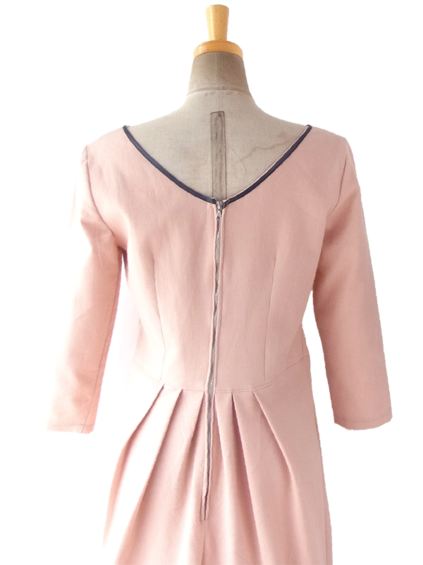 ヨーロッパ古着 ロンドン買い付け ６０年代製 ピンク X ネイビー スカラップデザイン 上品プリーツ ワンピース 16BS409