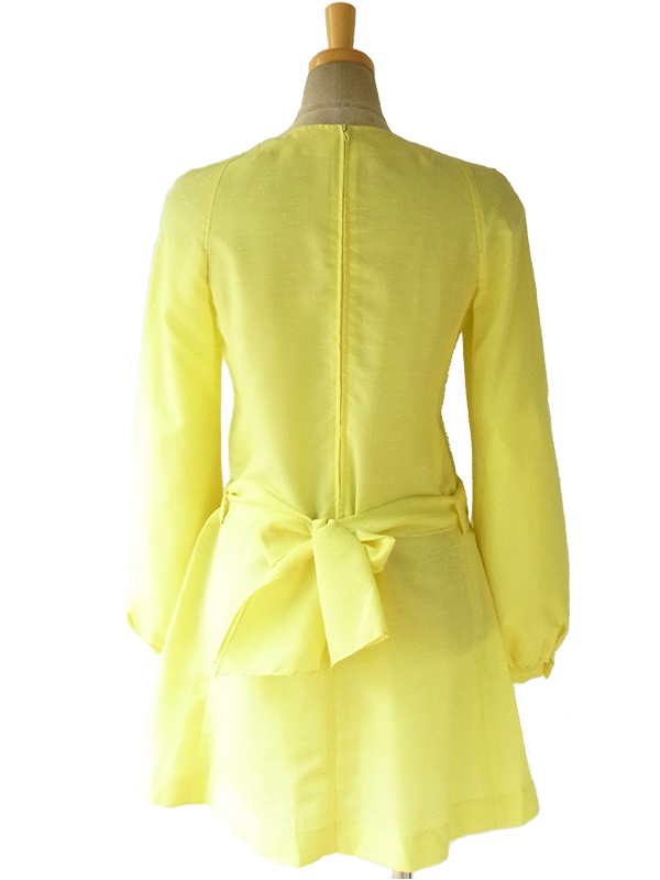 ヨーロッパ古着 フランス買い付け 60年代製 イエロー X プリーツデザイン 共布ベルト付き ヴィンテージ ワンピース 16FC113