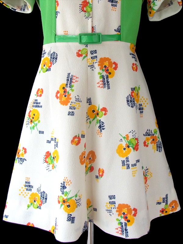 ヨーロッパ古着 フランス買い付け 60年代製 クリーム X ライムグリーン 生地切り返し 花柄プリント ベルト付き ワンピース 16FC200