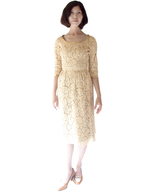 フランス買い付け 60年代製 ベージュ X 花柄コードレース ゴールドテープ アンティークドレス 16FC203