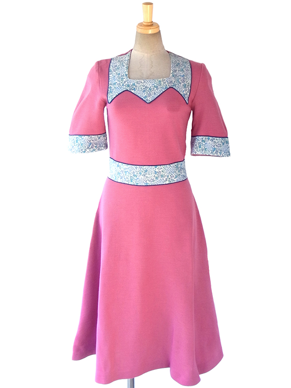 ヨーロッパ古着 フランス買い付け 60年代製 ピンク X ブルーパイピング・花柄生地切り返し ヴィンテージ ワンピース 16FC506