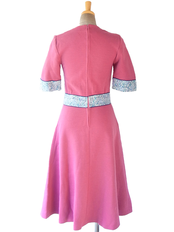ヨーロッパ古着 フランス買い付け 60年代製 ピンク X ブルーパイピング・花柄生地切り返し ヴィンテージ ワンピース 16FC506
