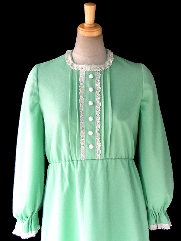 ヨーロッパ古着 ロンドン買い付け 70年代製 パステルグリーン X レース縁取り ヴィンテージ ワンピース 16OM1006