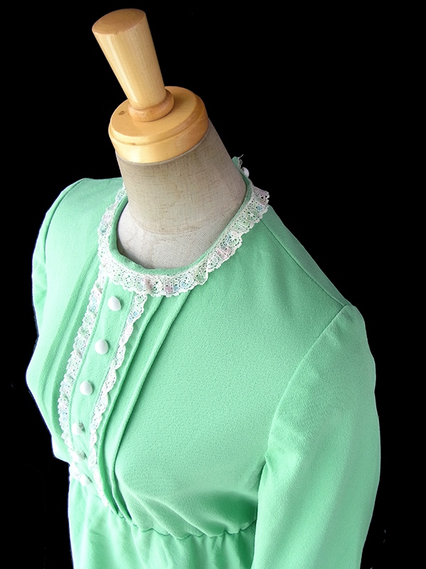 ヨーロッパ古着 ロンドン買い付け 70年代製 パステルグリーン X レース縁取り ヴィンテージ ワンピース 16OM1006