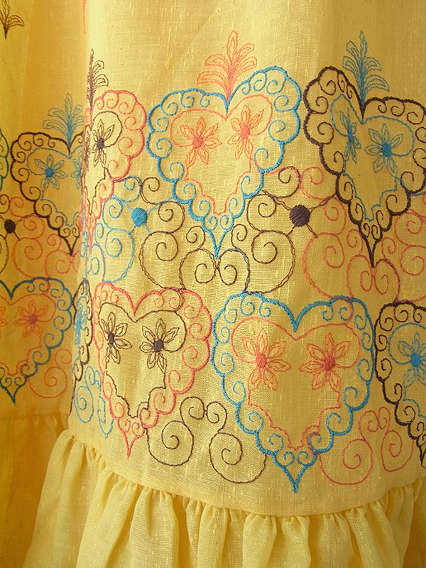 ヨーロッパ古着 ロンドン買い付け 60年代製 イエロー X カラフルなハート柄刺繍 ロング ワンピース 16OM310