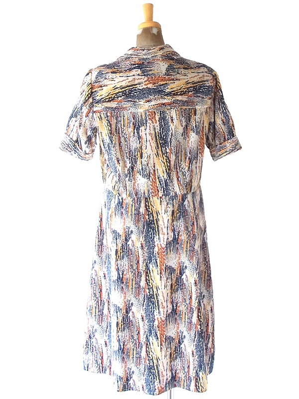 ヨーロッパ古着 ロンドン買い付け 70年代製 オフホワイト X ブラック・イエロー レトロ柄 ヴィンテージ ワンピース 16OM716