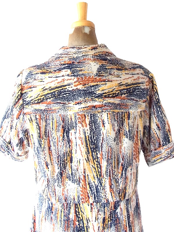 ヨーロッパ古着 ロンドン買い付け 70年代製 オフホワイト X ブラック・イエロー レトロ柄 ヴィンテージ ワンピース 16OM716