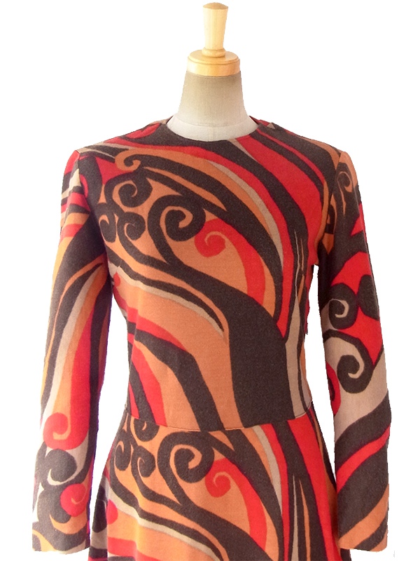 ヨーロッパ古着 ロンドン買い付け 70年代製 ブラウン X レッド・オレンジ・ベージュ レトロ模様 ワンピース 16OM802
