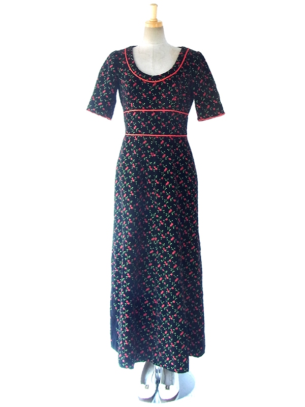 ヨーロッパ古着 ロンドン買い付け 60年代製 ブラック X 薔薇刺繍  共布巾着付き ロング ベルベット ワンピース 16OM907