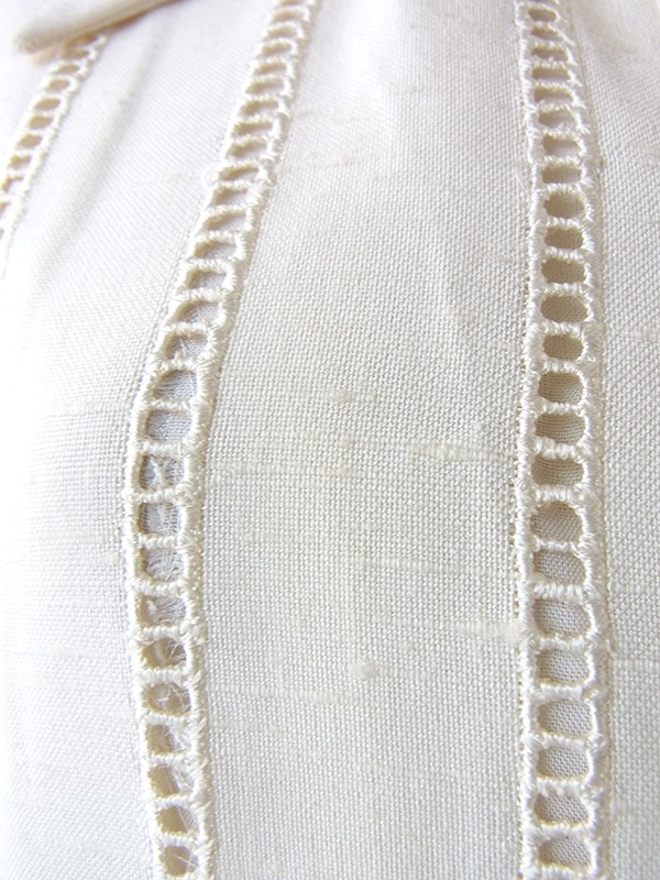 ヨーロッパ古着 フランス買い付け 60年代製 アイボリー X カットワーク 共布ベルト付き ヴィンテージ ワンピース 17FC009