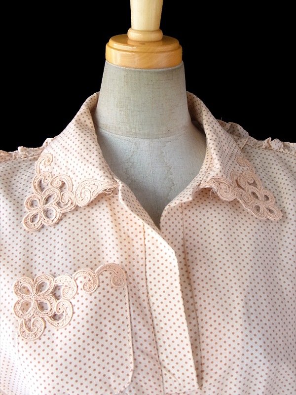 ヨーロッパ古着 フランス買い付け 60年代製 アプリコット 水玉 カットワークレースの襟・ポケット ヴィンテージ ワンピース 17FC010