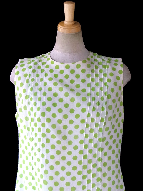 ヨーロッパ古着 フランス買い付け 60年代製 ホワイト X グリーン 水玉 ドロップウェスト ワンピース 17FC016