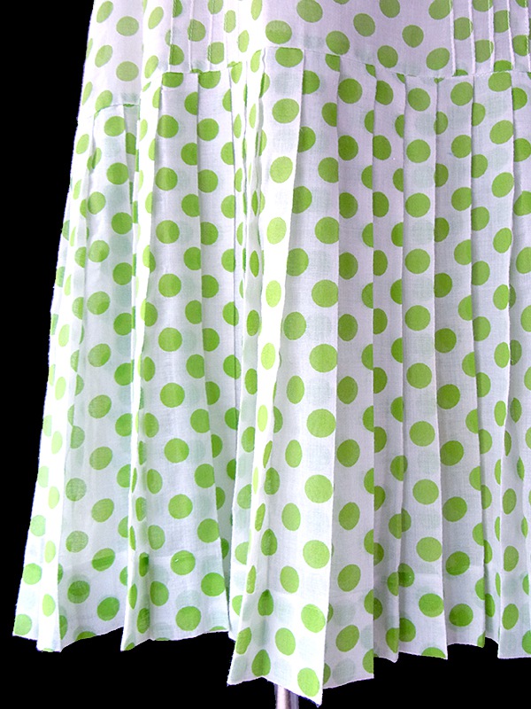 ヨーロッパ古着 フランス買い付け 60年代製 ホワイト X グリーン 水玉 ドロップウェスト ワンピース 17FC016