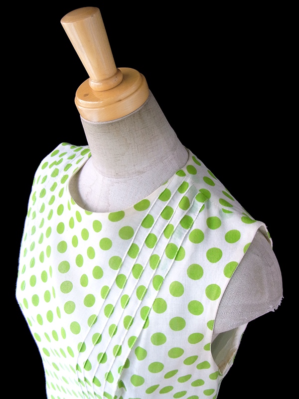 ヨーロッパ古着 フランス買い付け 60年代製 ホワイト X グリーン 水玉 ドロップウェスト ワンピース 17FC016