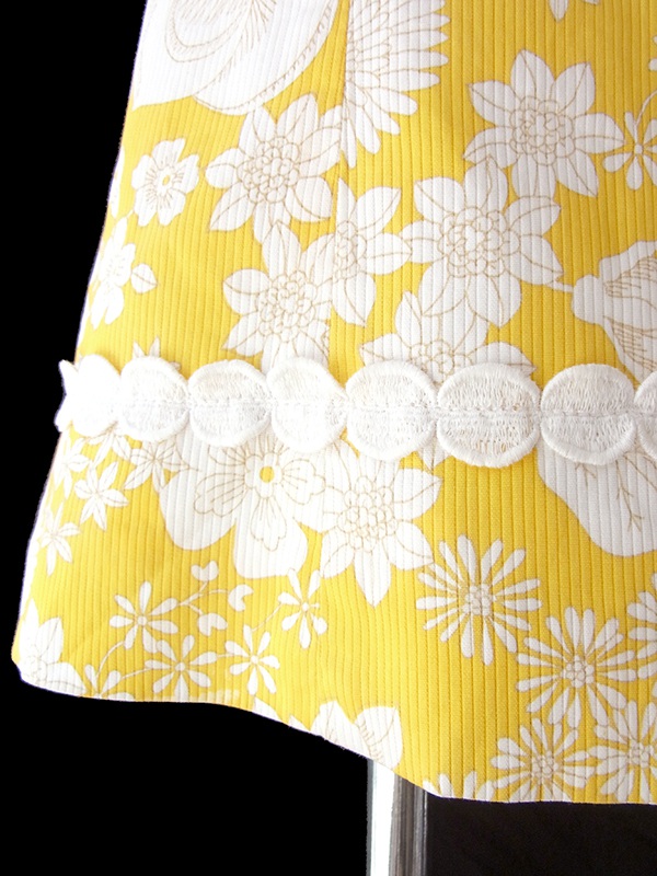 ヨーロッパ古着 フランス買い付け 60年代製 イエロー X ホワイト 花柄プリント テープ装飾 レトロ ワンピース 17OM214