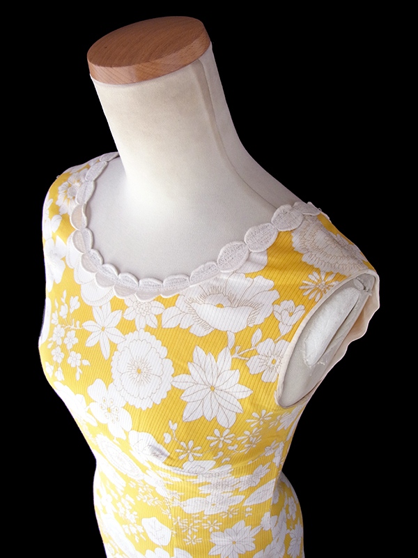 ヨーロッパ古着 フランス買い付け 60年代製 イエロー X ホワイト 花柄プリント テープ装飾 レトロ ワンピース 17OM214