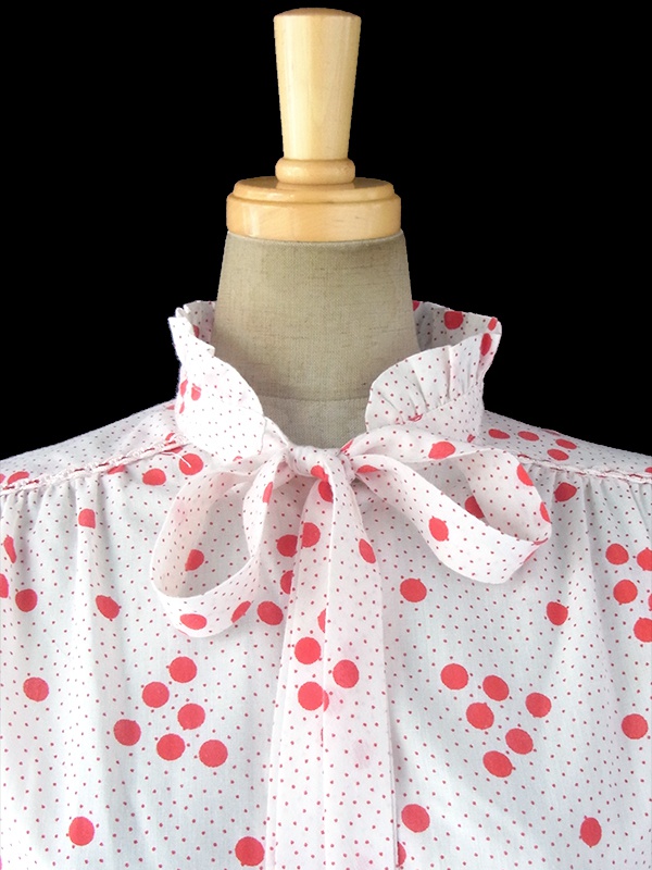 ヨーロッパ古着 フランス買い付け 60年代製 ホワイト X レッド 水玉 リボン レーステープ装飾 ワンピース 17FC312